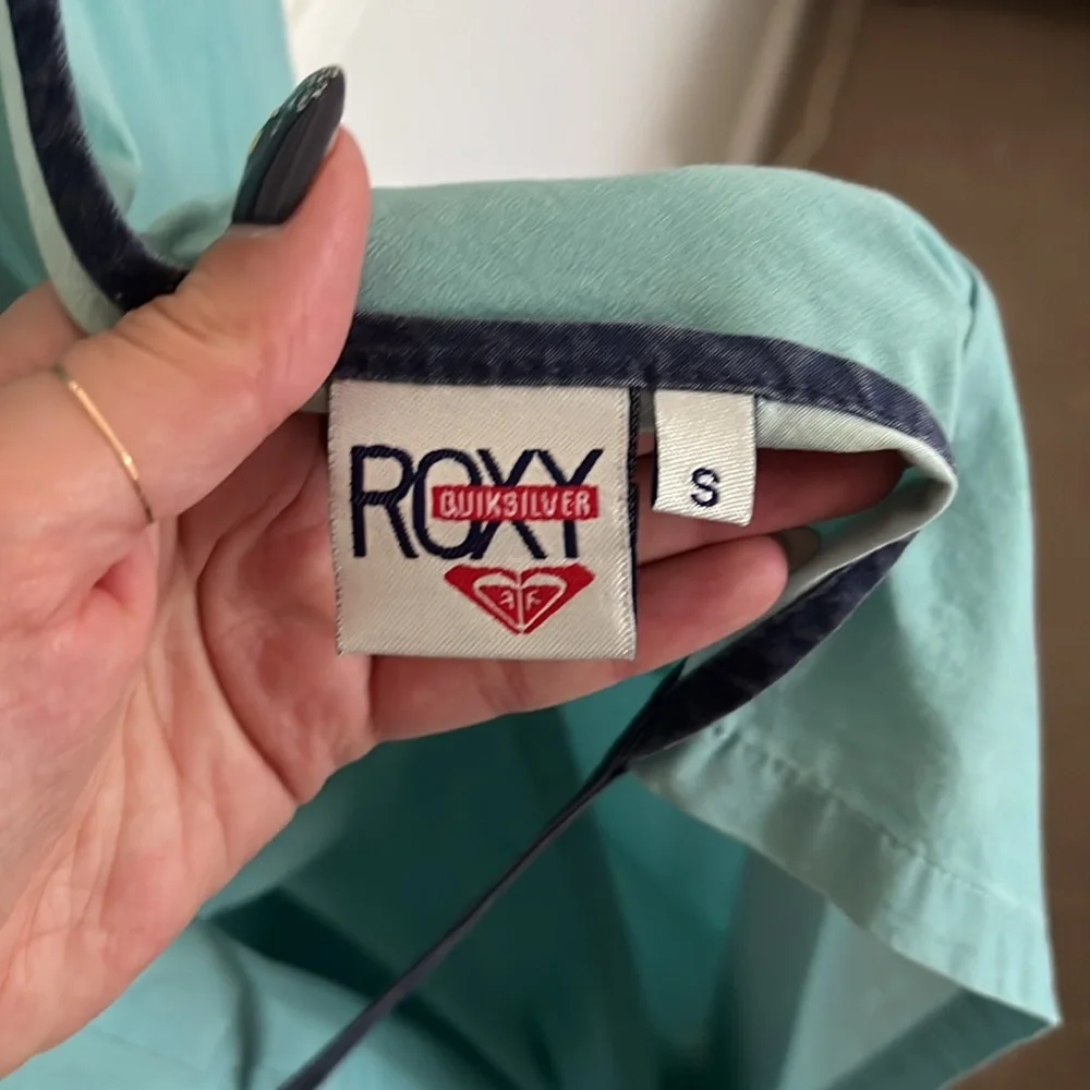 Retro Roxy Wrap Dress - Picture 5 of 5